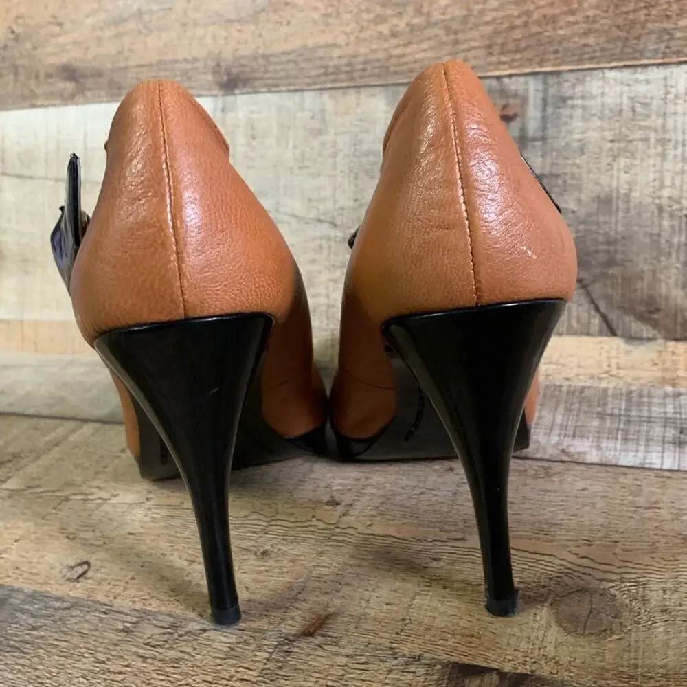 Michael Kors Two Tone Tan Black Patent Mary Jane Heels Shoes Size 9